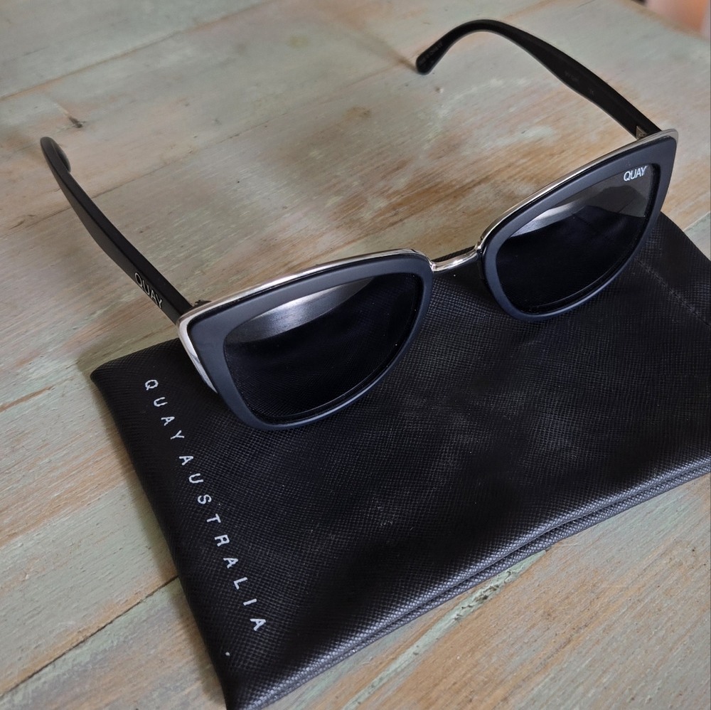 Quay Australia Dark Sunglasses with Pouch